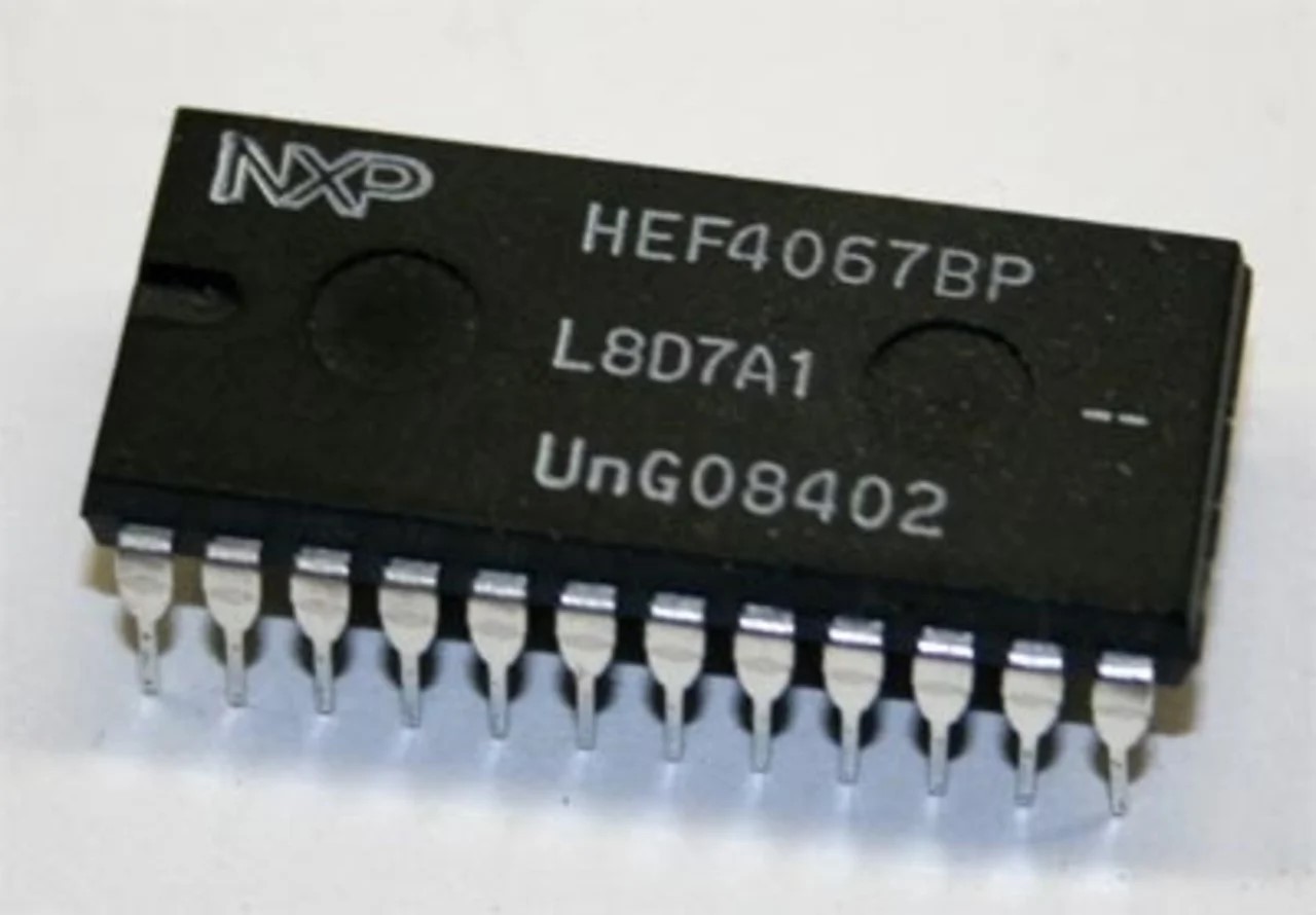 HEF4067BP - DIP